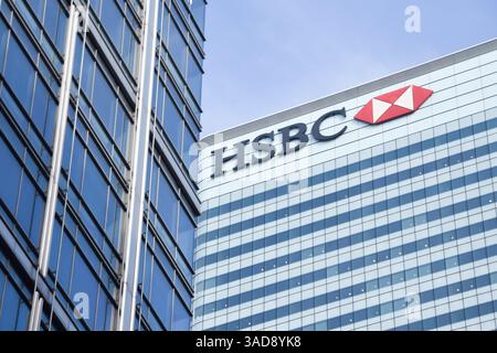 London, Großbritannien. April 2025. Außenansicht des globalen Hauptsitzes von HSBC in Canary Wharf. Quelle: Vuk Valcic / Alamy Stockfoto