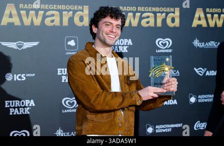 Rost, Deutschland. April 2025. Rust, Deutschland - 4. April 2025: Der 25. Radio Regenbogen Award im Europa-Park mit dem Musiker Mark Ambor Credit: dpa/Alamy Live News Stockfoto