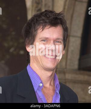 September 30, 2003; Los Angeles, CA, USA; Schauspieler KEVIN BACON bei der Hollywood Walk of Fame Zeremonie für Kevin Bacon. (Bild: Paul Fenton/ZUMAPRESS.com) Stockfoto