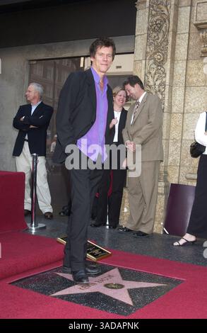 September 30, 2003; Los Angeles, CA, USA; Schauspieler KEVIN BACON bei der Hollywood Walk of Fame Zeremonie für Kevin Bacon. (Bild: Paul Fenton/ZUMAPRESS.com) Stockfoto