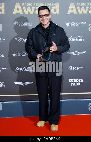 Rost, Deutschland. April 2025. Rust, Deutschland - 4. April 2025: Der 25. Radio Regenbogen Award im Europa-Park mit dem Musiker Nico Santos Credit: dpa/Alamy Live News Stockfoto