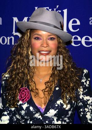Dezember 2001; New York, NY, USA; Sänger BLU CANTRELL posiert für Fotos im Pressesaal für das KTU Miracle am 34. St. Konzert im Madison Square Garden. (Bild: Nancy Kaszerman/ZUMAPRESS.com) Stockfoto