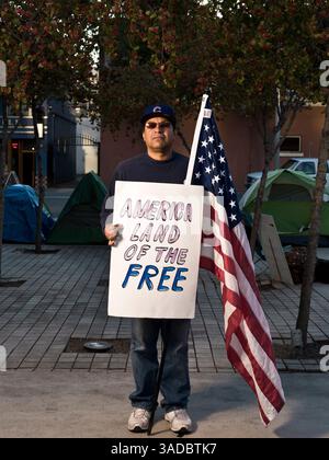 9. November 2011 - San Jose, Kalifornien, USA - ARNOLD at Occupy San Jose. (Kreditbild: © David I. Gross/zReportage.com/ZUMA) Stockfoto