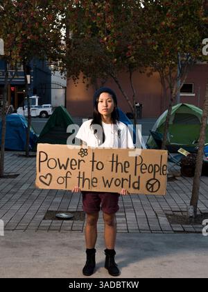 9. November 2011 - San Jose, Kalifornien, USA - JASMINE in Occupy San Jose. (Kreditbild: © David I. Gross/zReportage.com/ZUMA) Stockfoto