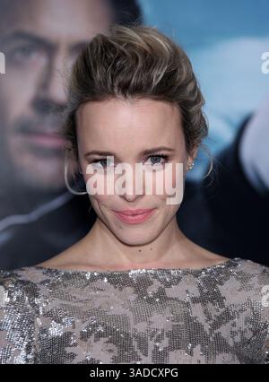 6. Dezember 2011: Die Schauspielerin RACHEL MCADAMS kommt zur Premiere des Films Sherlock Holmes A Game of Shadows im Village Theater. (Bild: © Lisa O'Connor/ZUMAPRESS.com) Stockfoto