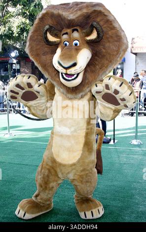 WESTWOOD, KALIFORNIEN - 26. OKTOBER 2008: Alex (der Löwe) bei der Los Angeles Premiere von Madagascar: Escape 2 Africa am 26. Oktober 2008 im Mann Village Theater in Westwood, USA. Stockfoto