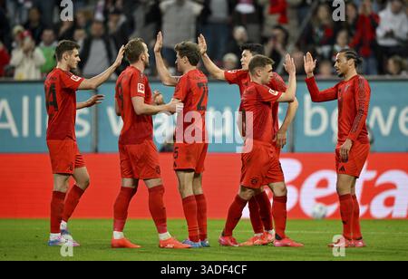 Torfeier Thomas Mueller FC Bayern München FCB (25) Min-jae Kim FC Bayern München FCB (03) Leroy Sane FC Bayern München FCB (10) Josip Stanisic F Stockfoto