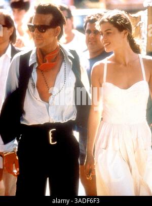 November 2000; Hollywood, Kalifornien, USA; die Schauspieler CARRE OTIS (Emily Reed) und MICKEY ROURKE (James Wheeler) in Vision PDG's Wild Orchid. (Kreditbild: Auto Images/ZUMAPRESS.com) Stockfoto