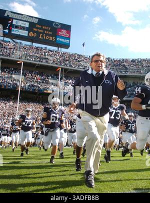 28. August 2007 - State College, PA, USA - der ehemalige Penn State Head Coach Joe Paterno, der auf diesem Aktenfoto von 2007 zu sehen ist, starb am 22. Januar 2012. Er war 85. (Kreditbild: © Nabil K. Mark/Centre Daily Times/MCT/ZUMAPRESS.com) Stockfoto