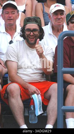 September 2004; Flushing Meadows, NY, USA; Schauspieler und Komiker JUDAH FRIEDLANDER, bekannt für seinen Auftritt im Musikvideo von Dave Matthews Band's Everyday, das bei den US Open 2004 zu sehen war. (Bild: Jeff Klein/ZUMAPRESS.com) Stockfoto
