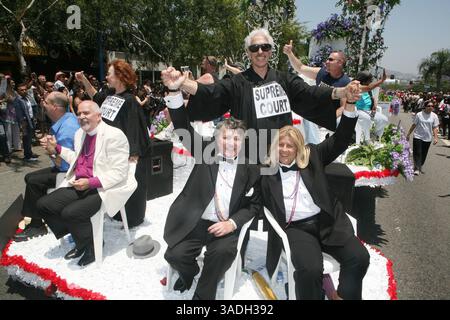 Juni 2008 – Los Angeles, Kalifornien, USA – ROBYN TYLER (L) und DIANE OLSON (R) mit ROBERT CHERICK (Bild: Krista Kennell/ZUMAPRESS.com) Stockfoto