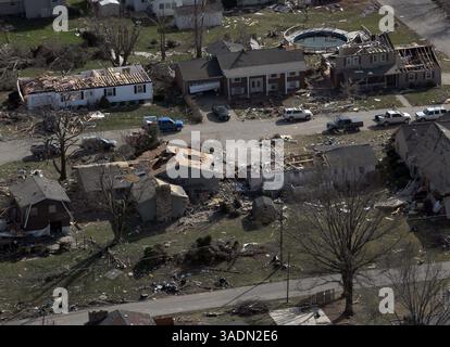 29. Februar 2012 - Harrisburg, Illinois, USA - Luftaufnahme von Harrisburg, Illinois, nach einem Tornado am Mittwoch, bei dem mindestens 6 Menschen ums Leben kamen. (Bild: © Abel Uribe/Chicago Tribune/MCT/ZUMAPRESS.com) Stockfoto