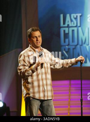 August 2004; Glendale, CA, USA; Funnyman JOHN HEFFRON gewann die zweite Staffel der TV-Show Last Comic Standing. (Bild: Phil Han/ZUMAPRESS.com) Stockfoto