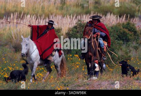 April 1999; San Antonio de Areco, Argentinien; Deutschland raus! Gaucho-Kultur ist eine der wenigen authentischen argentinischen Traditionen, deren Bräuche der Reitkunst, des ländlichen Lebens, der Küche und der Musik heute lebendig bleiben. (Bild: Russell Gordon/ZUMAPRESS.com) Stockfoto