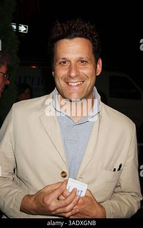 September 2003; New York, NY, USA; ISAAC MIZRAHI bei der New Yorker Sondervorführung von 'Anything Else' im Pariser Theater. (Bild: Dan Herrick/ZUMAPRESS.com) Stockfoto