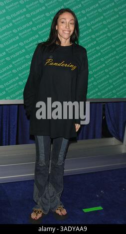 Mai 2002; New York, NY, USA; die ehemalige Hollywood-Madame HEIDI FLEISS wirbt für ihr neues Buch „Pandering“ auf der BookExpo America 2002 im Jacob Javits Center. . (Bild: Nancy Kaszerman/ZUMAPRESS.com) Stockfoto
