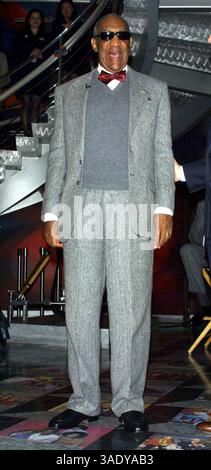 Mai 2002; New York, NY, USA; Schauspieler BILL COSBY bei seiner Einführung in den "Walk of Fame" im NBC Experience Store. (Bild: Nancy Kaszerman/ZUMAPRESS.com) Stockfoto