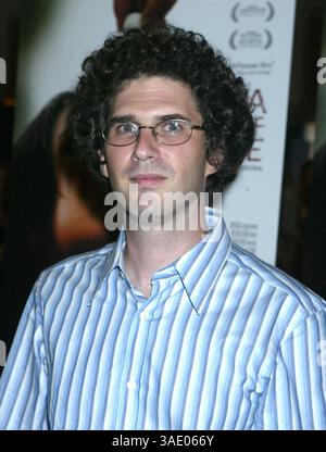 Juli 2004; New York, NY, USA; Regisseur JOSHUA MARSTON bei der New Yorker Vorführung von „Maria Full of Grace“ im AMC Empire Theater. (Bild: Nancy Kaszerman/ZUMAPRESS.com) Stockfoto