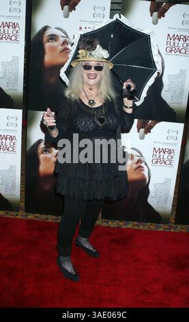 Juli 2004; New York, NY, USA; Schauspielerin SYLVIA MILES bei der New Yorker Vorführung von „Maria Full of Grace“ im AMC Empire Theater. (Bild: Nancy Kaszerman/ZUMAPRESS.com) Stockfoto