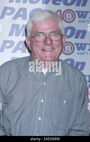 August 2004; New York, NY, USA; ehemaliger Talkshow-Moderator PHIL DONAHUE beim MoveOnPac Benefit gegen Präsident Bush im Hammerstein Ballroom. (Bild: Nancy Kaszerman/ZUMAPRESS.com) Stockfoto