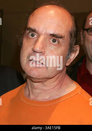 Juni 2005; New York, NY, USA; Comic-Autor HARVEY PEKAR auf der Book Expo 2005 NYC im Jacob Javits Convention Center. (Bild: Nancy Kaszerman/ZUMAPRESS.com) Stockfoto