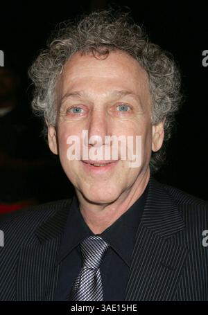 Juni 2005; New York, NY, USA; Fotograf BOB GRUEN auf der Book Expo 2005 NYC im Jacob Javits Convention Center. (Bild: Nancy Kaszerman/ZUMAPRESS.com) Stockfoto