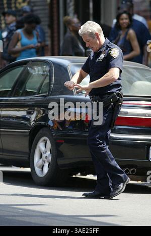 Am 3. Juli 2008 filmt der New Yorker Schauspieler Richard Gere eine Kampfszene für den neuen Film „Brooklyn's Finest“ am 3. Juli 2008 in Brooklyn, NY (Credit Image: Sharkpixs/ZUMAPRESS.com) Stockfoto