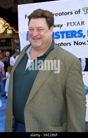 Oktober 2001; Los Angeles, CA, USA; Schauspieler JOHN GOODMAN bei der Premiere von „Monsters Inc.“. (Bild: Lisa O'Connor/ZUMAPRESS.com) Stockfoto