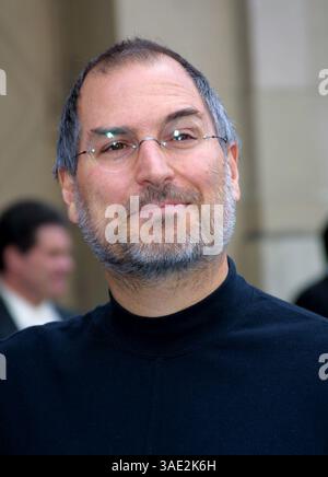 Oktober 2001; Los Angeles, CA, USA; STEVE JOBS bei der Premiere von „Monsters Inc.“. (Bild: Lisa O'Connor/ZUMAPRESS.com) Stockfoto
