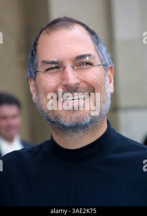 Oktober 2001; Los Angeles, CA, USA; STEVE JOBS bei der Premiere von „Monsters Inc.“. (Bild: Lisa O'Connor/ZUMAPRESS.com) Stockfoto
