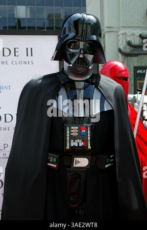 Mai 2002; Hollywood, CA, USA; DARTH VADER @ 'Star Wars: Episode II Attack of the Clones' Premiere im Mann Chinese Theatres. (Bild: Lisa O'Connor/ZUMAPRESS.com) Stockfoto