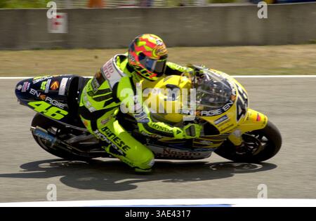 Mai 2001; Jerez, Spanien; nur nordamerikanische Verkäufe! Fahrer VALENTINO ROSSI, gewinnt das 500CC Rennen beim Grand Prix der Jerez Motorcycle Rally. (Kreditbild: Remi Agency/ZUMAPRESS.com) Stockfoto