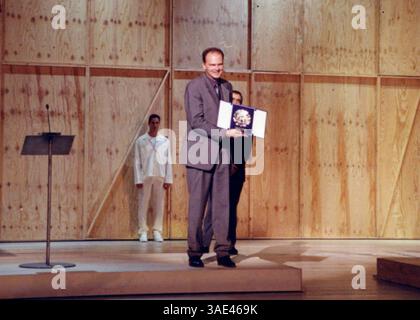 September 2001; San Sebastian, Spanien; NUR Verkauf in den USA! Bester Regisseur bei den „Concha de Oro Awards“, die die Teilnehmer des Spanischen Filmfestivals würdigt. (Kreditbild: Remi Agency/ZUMAPRESS.com) Stockfoto