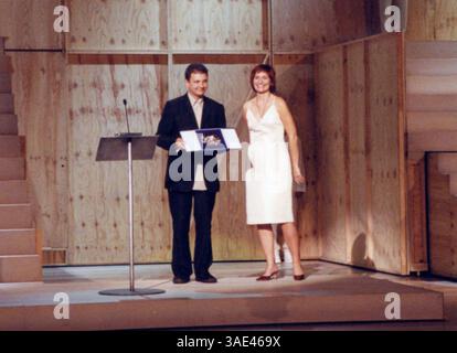 September 2001; San Sebastian, Spanien; NUR Verkauf in den USA! Schauspieler NINO JACUSSO bei den „Concha de Oro Awards“ für die Auszeichnung der spanischen Filmfestspiele. (Kreditbild: Remi Agency/ZUMAPRESS.com) Stockfoto