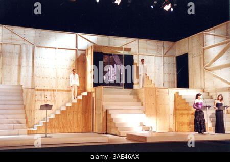 September 2001; San Sebastian, Spanien; NUR Verkauf in den USA! Das Set der „Concha de Oro Awards“ würdigt die Teilnehmer des Spanischen Filmfestivals. (Kreditbild: Remi Agency/ZUMAPRESS.com) Stockfoto