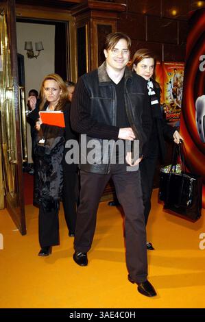 Dezember 2003; Madrid, Spanien; Schauspieler BRENDAN FRASER bei der Premiere von „Looney Tunes, Back in Action“ im Palacio de La Musica. . (Kreditbild: Remi Agency/ZUMAPRESS.com) Stockfoto
