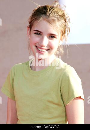 Mai 2004; Hollywood, CA, USA; Schauspielerin EMMA ROBERTS bei der Premiere von „Raising Helen“ im El Capitan Theatre. (Bild: Rena Durham/ZUMAPRESS.com) Stockfoto