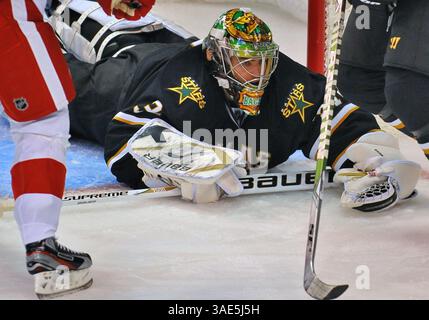 Januar 2012 . Der Dallas Stars Torwart Richard Bachman (31) wird während eines Spiels zwischen den Detroit Red Wings und den Dallas Stars im American Airlines Center in Dallas Texas gerettet. (Bild: â© Manny Flores/Cal Sport Media/ZUMAPRESS.com) Stockfoto