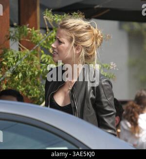 28. Mai 2008 - Hollywood, Kalifornien, USA - Schauspielerin AMBER HEARD Shopping in Hollywood (Bild: Jack Carter/ZUMAPRESS.com) Stockfoto