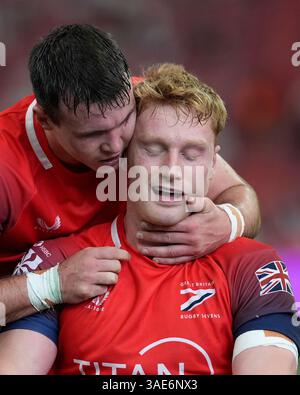 6. April 2025; Singapore National Stadium, Singapur; HSBC International Rugby Sevens Singapore Day 2; Marcus Kershaw aus Großbritannien feiert, nachdem er während des Spiels gegen Großbritannien gegen Uruguay einen letzten zweiten Sieg für Großbritannien erzielt hat Stockfoto