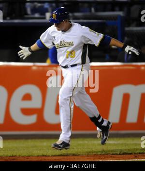 16. Oktober 2011 - Valencia, CARABOBO, Venezuela - Bryan Lahair en el juego entre Navegantes del Magallanes y Tigres de Aragua. VALENCIA 16-10-2011 (JAIRO ALTUVE / EL NACIONAL). Prohibido el uso o reproducciÃ³n de esta imagen en Venezuela. (Abbildung: © El Nacional/GDA/ZUMAPRESS.com) Stockfoto