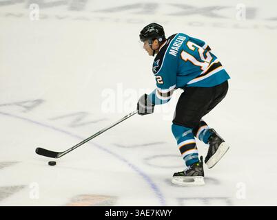 17. Oktober 2011: Haie-Stürmer Patrick Marleau im NHL-Hockeyspiel zwischen den Anaheim Ducks und den San Jose Sharks in der HP Arena in San Jose, CA. Anaheim besiegte San Jose mit 3:2. â© Damon Tarver/Cal Sport Media(Kreditbild: © Damon Tarver/Cal Sport Media/ZUMAPRESS.com) Stockfoto