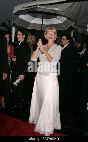 Januar 2005; Los Angeles, Kalifornien, USA; Schauspielerin HELEN MIRREN beim 10. Annual Critics' Choice Award am Wiltern Theatre. (Bild: Lisa O'Connor/ZUMAPRESS.com) Stockfoto