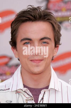 April 2005; Westwood, Kalifornien, USA; Schauspieler FRANKIE MUNIZ bei den Nickelodeon's Kids' Choice Awards 2005 - ANKUNFT im Pauley Pavillion der UCLA. (Bild: Lisa O'Connor/ZUMAPRESS.com) Stockfoto