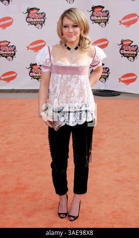 April 2005; Westwood, Kalifornien, USA; Darstellerin HILARY DUFF bei den Nickelodeon's Kids' Choice Awards 2005 - ANKUNFT im Pauley Pavillion der UCLA. (Bild: Lisa O'Connor/ZUMAPRESS.com) Stockfoto