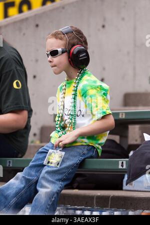 17. September 2011: Sie brauchen einen ernsthaften Gehörschutz zu Hause, wo die Oregon Ducks im Autzen Stadium, Eugene OR spielen (Foto: © Larry C. Lawson/Cal Sport Media/ZUMAPRESS.com) Stockfoto