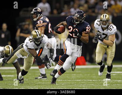 18. September 2011 - New Orleans, LA, USA - Chicago Bears Running Back Matt Forte (22) läuft im zweiten Quartal auf einem Pass-Empfang. Die New Orleans Saints besiegten die Chicago Bears (30–13) im Superdome in New Orleans, Louisiana, am Sonntag, den 18. September 2011. (Bild: © Brian Cassella/Chicago Tribune/MCT/ZUMAPRESS.com) Stockfoto