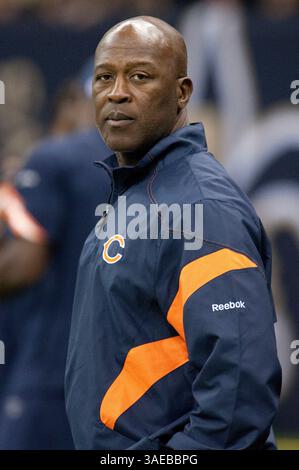 18. September 2011: Chicago Bears Head Coach Lovie Smith vor dem NFL Football Spiel zwischen den Chicago Bears und den New Orleans Saints im Louisiana Superdome in New Orleans, LA. (Bild: © Jonathan Bachman/Cal Sport Media/ZUMAPRESS.com) Stockfoto