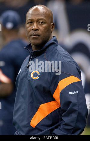 18. September 2011: Chicago Bears Head Coach Lovie Smith vor dem NFL Football Spiel zwischen den Chicago Bears und den New Orleans Saints im Louisiana Superdome in New Orleans, LA. (Bild: © Jonathan Bachman/Cal Sport Media/ZUMAPRESS.com) Stockfoto
