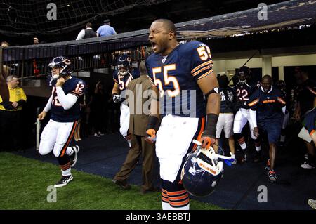 18. September 2011: Chicago Bears vor Linebacker Lance Briggs #55 betritt das Feld vor dem NFL Football Spiel zwischen den Chicago Bears und den New Orleans Saints im Louisiana Superdome in New Orleans, LA. (Bild: © Jonathan Bachman/Cal Sport Media/ZUMAPRESS.com) Stockfoto